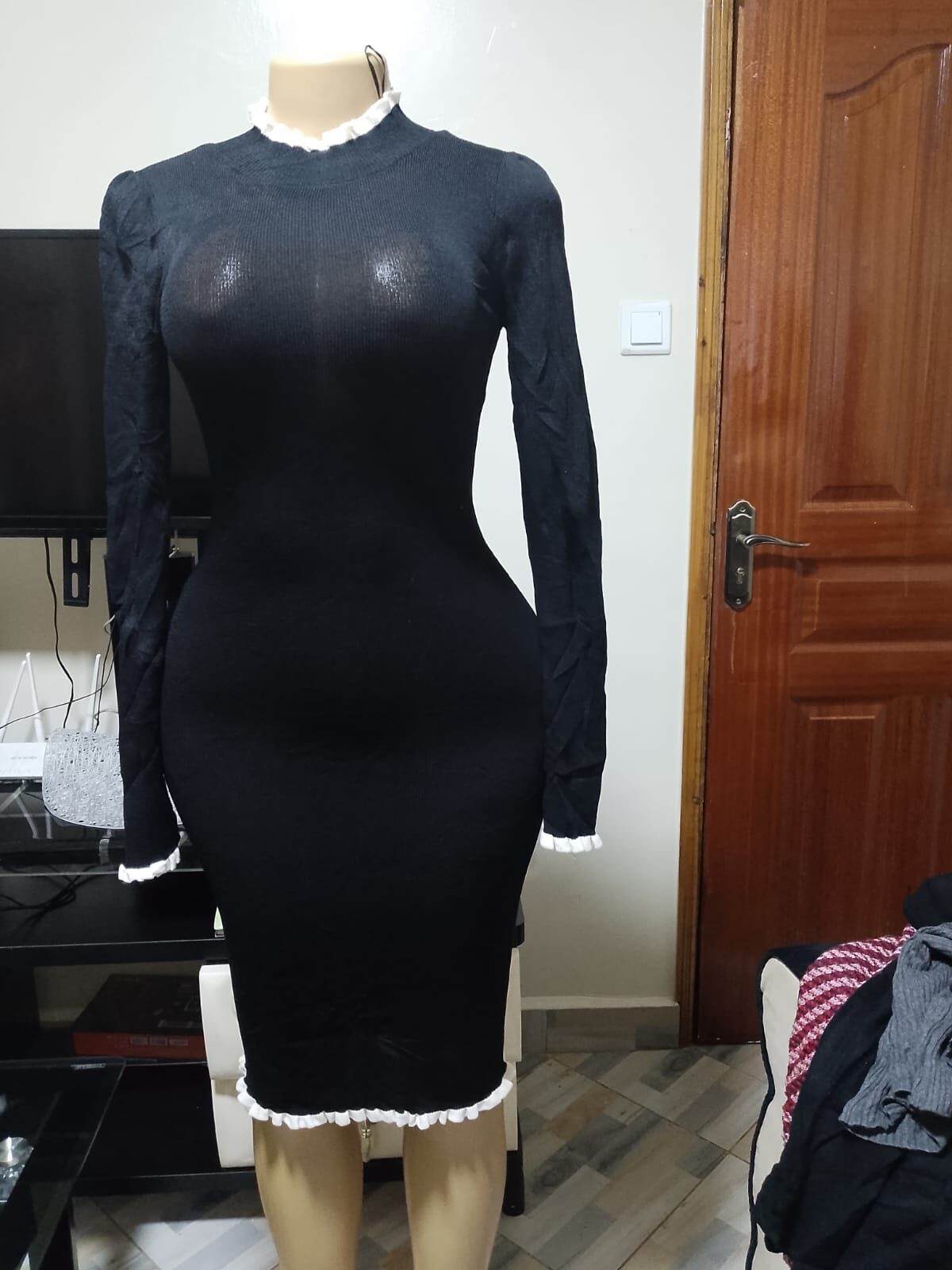Heavy Dresses (A) - Image 4